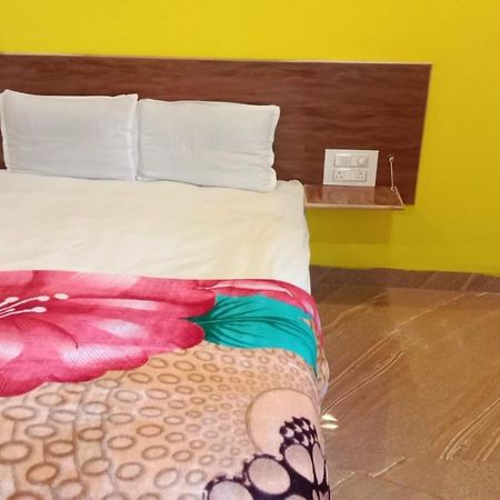 Hotel Nisarg Lodging And Restaurant Aurangabad  Buitenkant foto