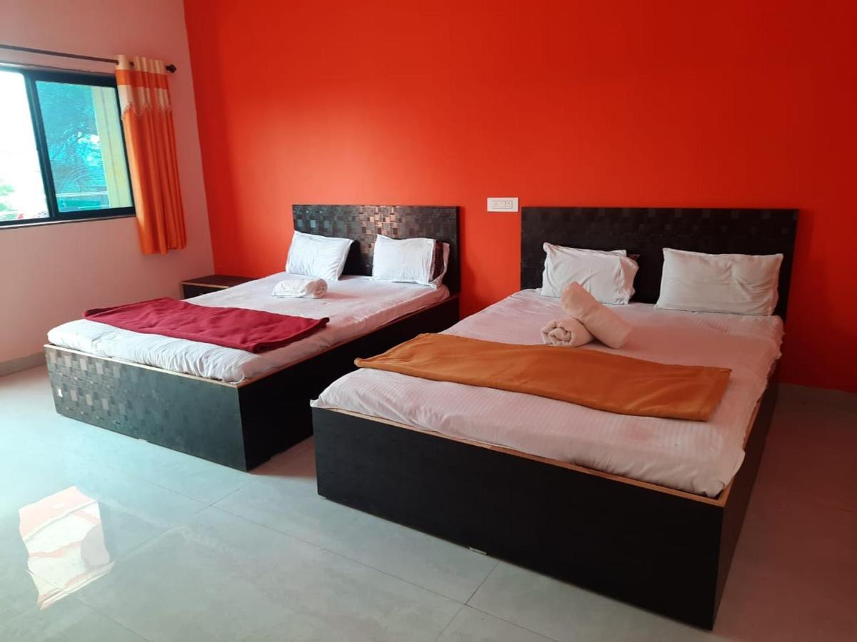 Hotel Nisarg Lodging And Restaurant Aurangabad  Buitenkant foto
