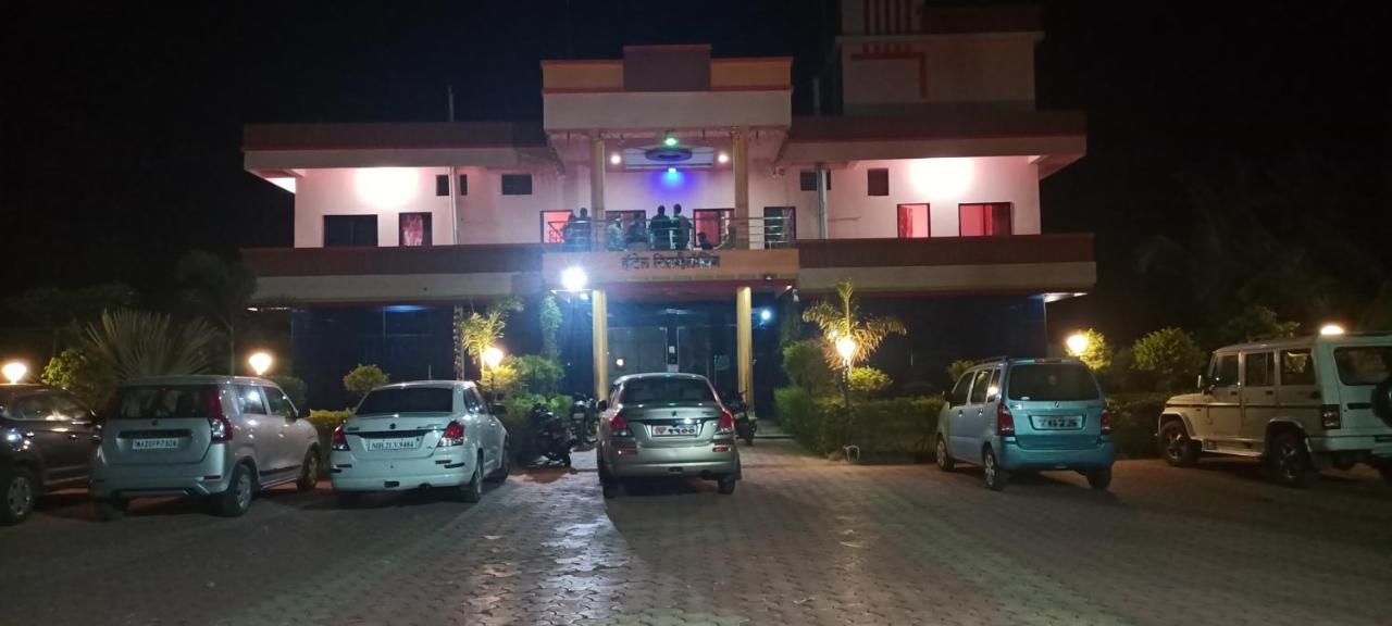 Hotel Nisarg Lodging And Restaurant Aurangabad  Buitenkant foto
