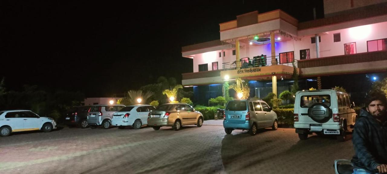 Hotel Nisarg Lodging And Restaurant Aurangabad  Buitenkant foto