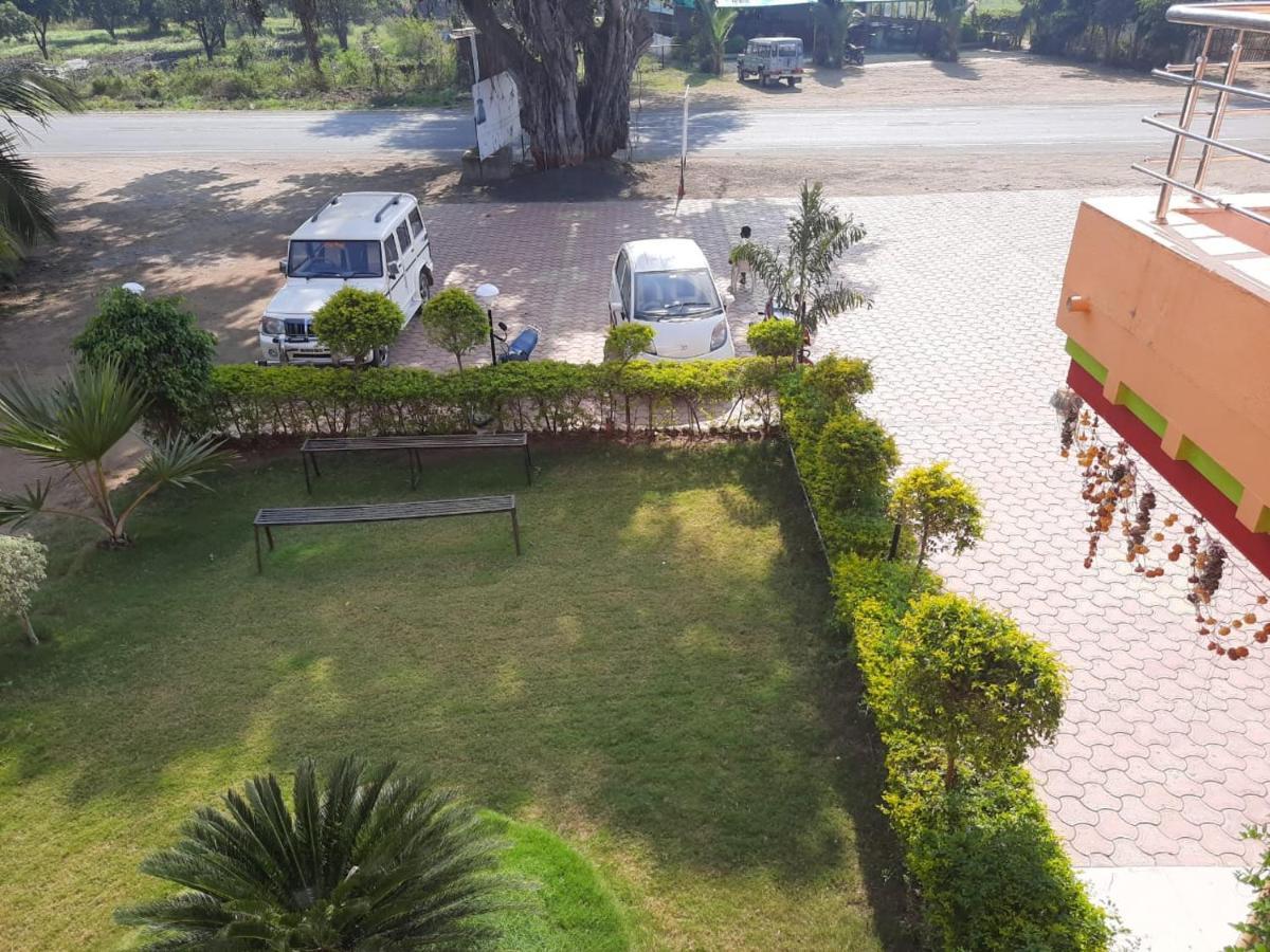 Hotel Nisarg Lodging And Restaurant Aurangabad  Buitenkant foto
