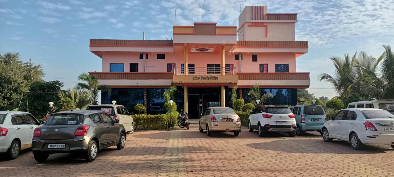 Hotel Nisarg Lodging And Restaurant Aurangabad  Buitenkant foto