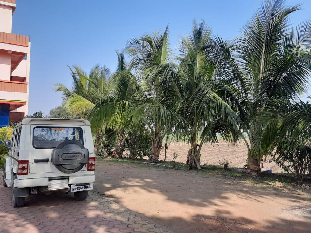 Hotel Nisarg Lodging And Restaurant Aurangabad  Buitenkant foto