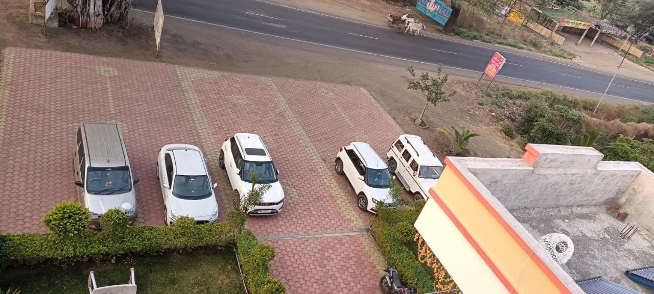Hotel Nisarg Lodging And Restaurant Aurangabad  Buitenkant foto