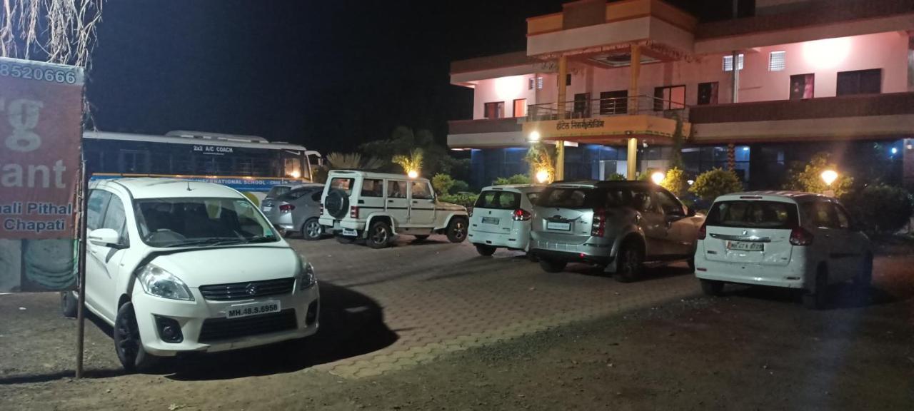 Hotel Nisarg Lodging And Restaurant Aurangabad  Buitenkant foto