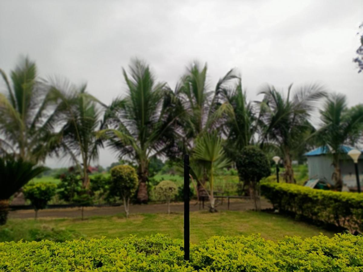 Hotel Nisarg Lodging And Restaurant Aurangabad  Buitenkant foto