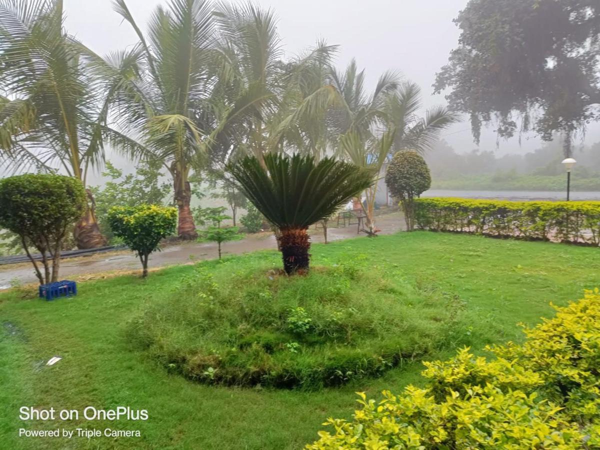 Hotel Nisarg Lodging And Restaurant Aurangabad  Buitenkant foto