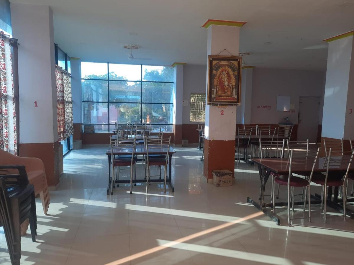 Hotel Nisarg Lodging And Restaurant Aurangabad  Buitenkant foto