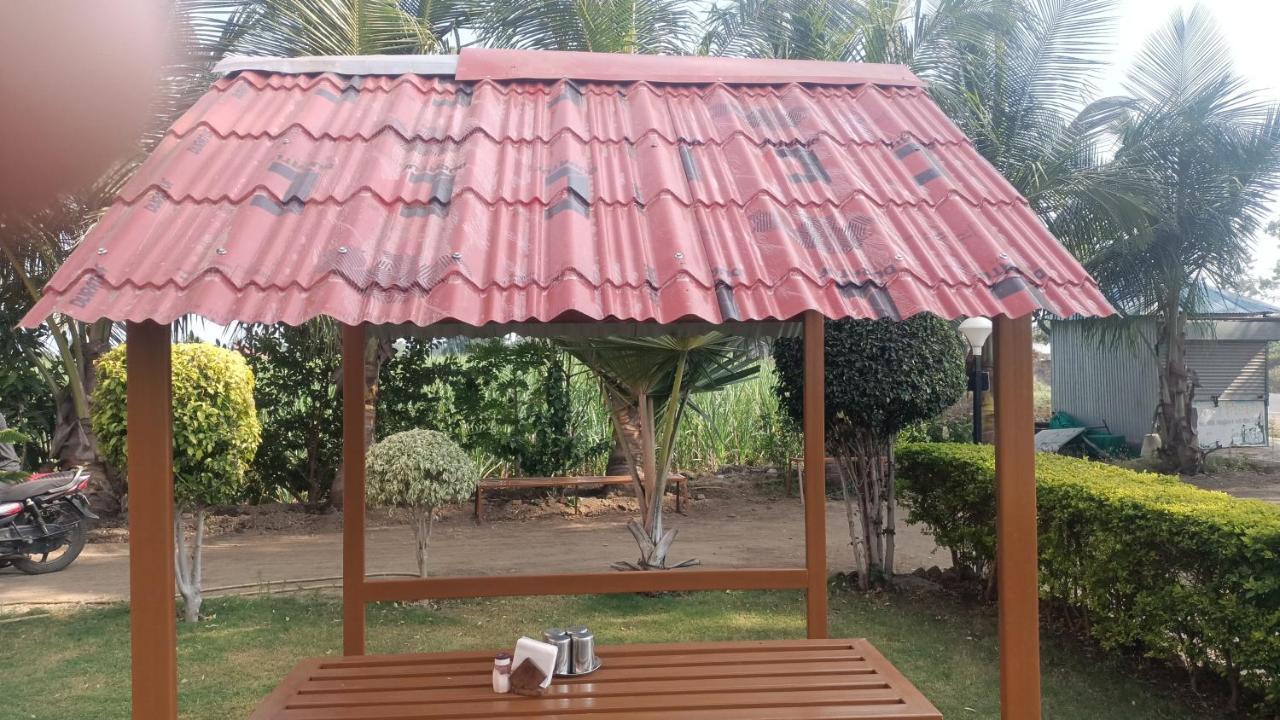 Hotel Nisarg Lodging And Restaurant Aurangabad  Buitenkant foto