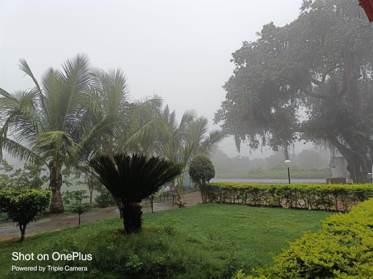 Hotel Nisarg Lodging And Restaurant Aurangabad  Buitenkant foto
