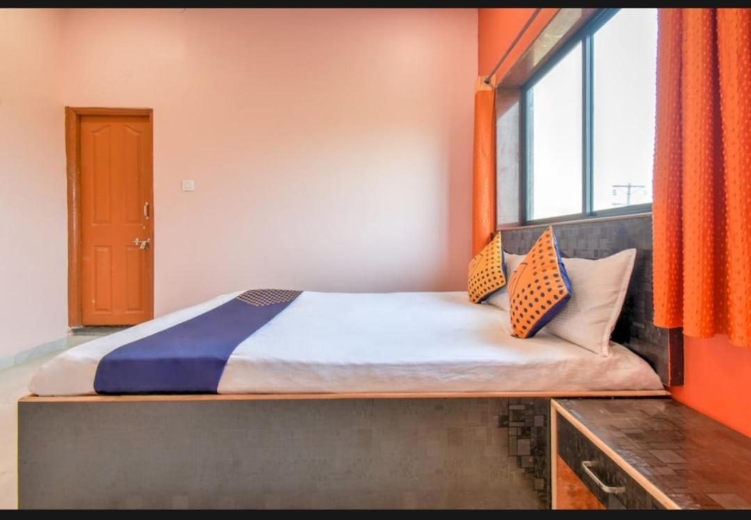 Hotel Nisarg Lodging And Restaurant Aurangabad  Buitenkant foto